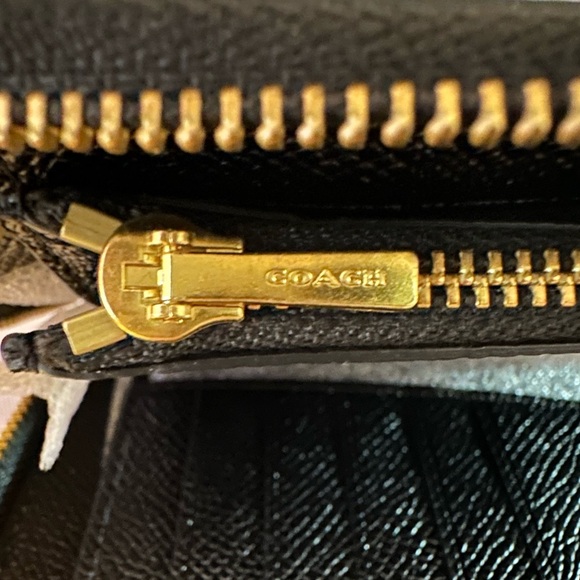 NWT COACH Black Leather Medium Zip Around Wallet - Picture 10 of 13